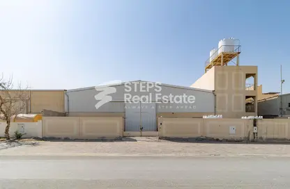 Warehouse - Studio - 6 Bathrooms for rent in Industrial Area 4 - Industrial Area - Industrial Area - Doha