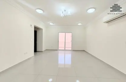 Apartment - 3 Bedrooms - 3 Bathrooms for rent in Umm Ghuwalina - Umm Ghuwailina - Doha