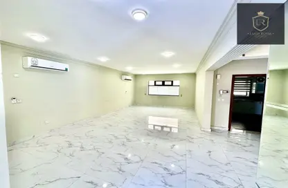 Villa - 4 Bedrooms - 4 Bathrooms for rent in Bu Hamour Street - Abu Hamour - Doha