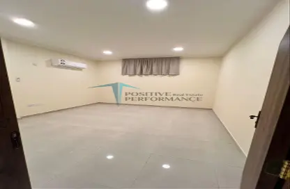 Apartment - 2 Bedrooms - 1 Bathroom for rent in Muraikh - AlMuraikh - Doha