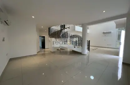 Compound - 4 Bedrooms - 4 Bathrooms for rent in Street 871 - Al Duhail South - Al Duhail - Doha