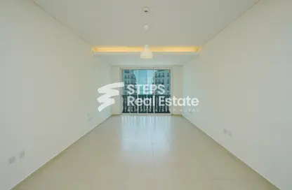 Apartment - 2 Bedrooms - 3 Bathrooms for sale in Viva West - Viva Bahriyah - The Pearl Island - Doha