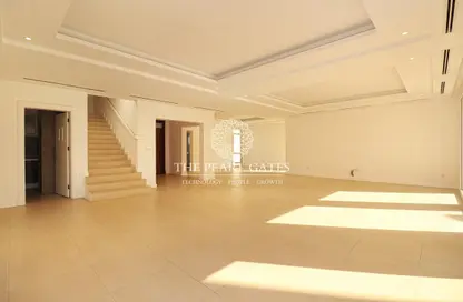 Villa - 4 Bedrooms - 4 Bathrooms for rent in East Gate - West Bay Lagoon - Doha