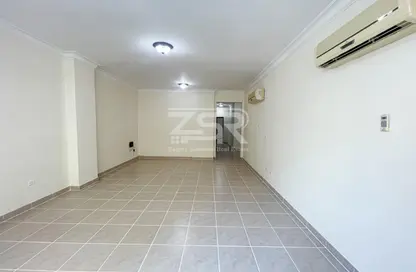 Apartment - 3 Bedrooms - 3 Bathrooms for rent in Al Mansoura - Al Mansoura - Doha