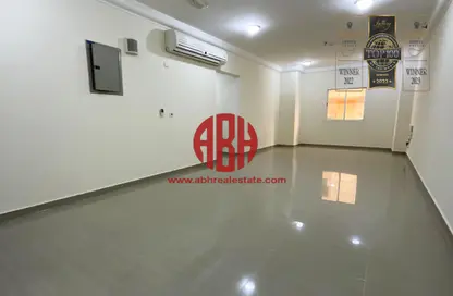 Apartment - 2 Bedrooms - 1 Bathroom for rent in Al Thani Commercial building - Musheireb - Musheireb - Doha