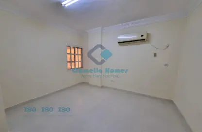 Apartment - 2 Bedrooms - 2 Bathrooms for rent in Umm Ghuwalina - Umm Ghuwailina - Doha