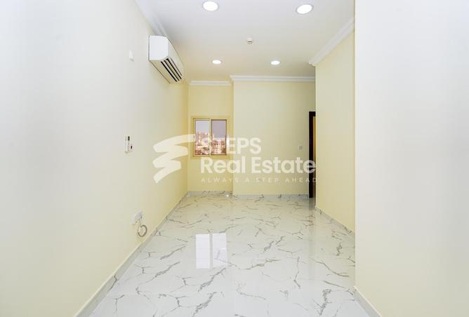 Apartment - 2 Bedrooms - 2 Bathrooms for rent in Al Nasr Street - Al Nasr - Doha