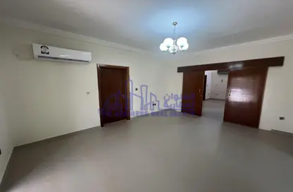 Villa - 4 Bedrooms - 5 Bathrooms for rent in Al Sadd Road - Al Sadd - Doha