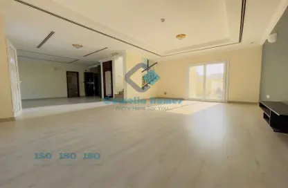 Compound - 3 Bedrooms - 5 Bathrooms for rent in Al Dana st - Muraikh - AlMuraikh - Doha