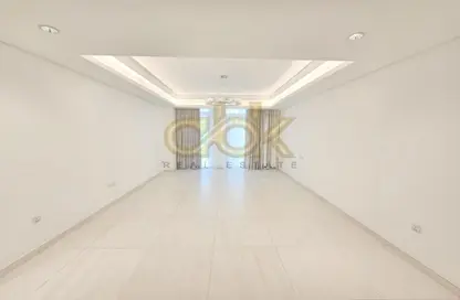 Apartment - 2 Bedrooms - 3 Bathrooms for sale in Gewan Island - The Pearl Island - Doha