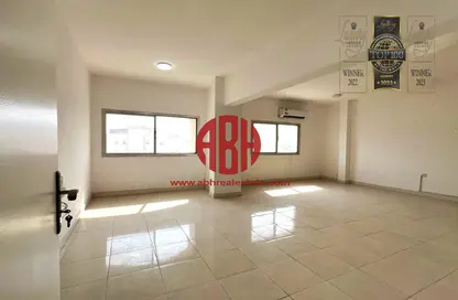 Apartment - 3 Bedrooms - 2 Bathrooms for rent in Urwa Bin Masoud Street - Al Messila - Doha