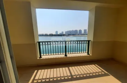 Townhouse - 2 Bedrooms - 2 Bathrooms for rent in Viva West - Viva Bahriyah - The Pearl Island - Doha