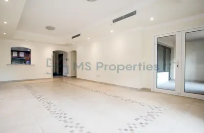 Apartment - 2 Bedrooms - 3 Bathrooms for rent in West Porto Drive - Porto Arabia - The Pearl Island - Doha