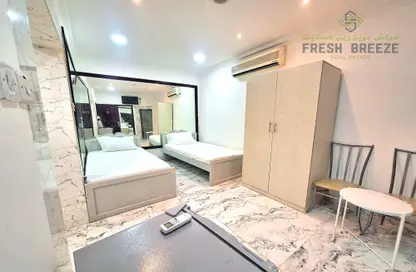 صورة لـ غرفة- غرفة النوم شقة - 1 حمام للايجار في أم غويلينا - الدوحة ، صورة رقم 1