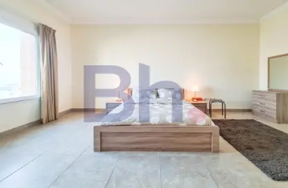 Apartment - 3 Bedrooms - 4 Bathrooms for rent in Sabban Towers - Porto Arabia - The Pearl Island - Doha