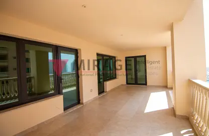 Apartment - 2 Bedrooms - 3 Bathrooms for sale in Tower 10 - Porto Arabia - The Pearl Island - Doha