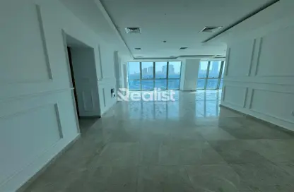 Apartment - 3 Bedrooms - 5 Bathrooms for rent in Zig Zag Towers - West Bay - Doha