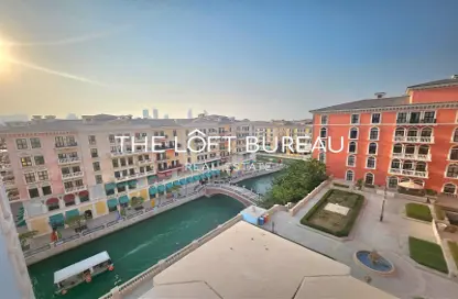 Apartment - 2 Bedrooms - 3 Bathrooms for rent in Carnaval - Qanat Quartier - The Pearl Island - Doha