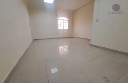 Apartment - 2 Bedrooms - 1 Bathroom for rent in New Salata - Salata - Doha