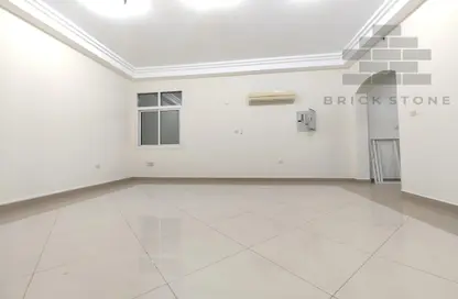 Apartment - 2 Bedrooms - 2 Bathrooms for rent in Doha Al Jadeed - Doha