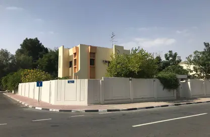 Villa - 7 Bedrooms - 5 Bathrooms for sale in Al Dafna - Al Dafna - Doha