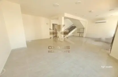 Villa - 6 Bedrooms - 4 Bathrooms for rent in Wholesale Market Street - Abu Hamour - Doha