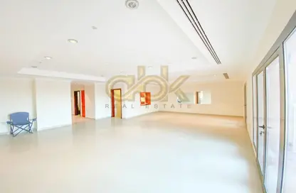 Apartment - 2 Bedrooms - 3 Bathrooms for rent in East Porto Drive - Porto Arabia - The Pearl Island - Doha