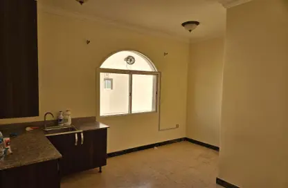 Apartment - 1 Bedroom - 2 Bathrooms for rent in Al Kheesa - Al Kheesa - Umm Salal Mohammed