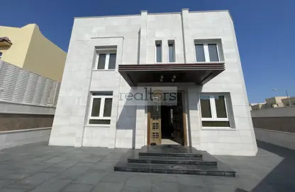 Villa - 4 Bedrooms - 5 Bathrooms for rent in Al Maamoura - Al Maamoura - Doha