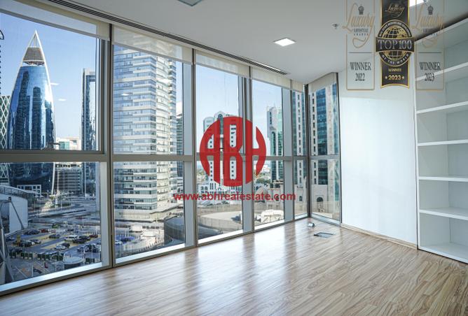 Office Space - Studio - 1 Bathroom for rent in Golden Bay Tower - West Bay - West Bay - Doha