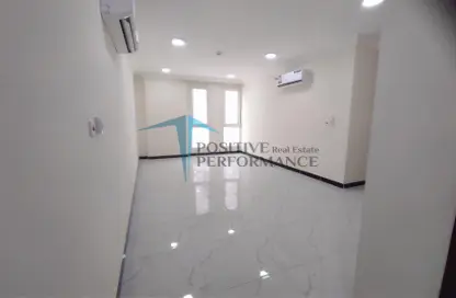 Apartment - 3 Bedrooms - 3 Bathrooms for rent in Barwa city - Abu Hamour - Doha