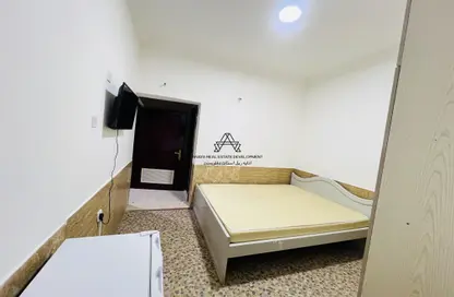 Apartment - Studio - 1 Bathroom for rent in Umm Ghwailina Comm - Umm Ghuwalina - Umm Ghuwailina - Doha