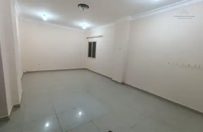 Apartment - 1 Bedroom - 2 Bathrooms for rent in Umm Ghuwalina - Umm Ghuwailina - Doha