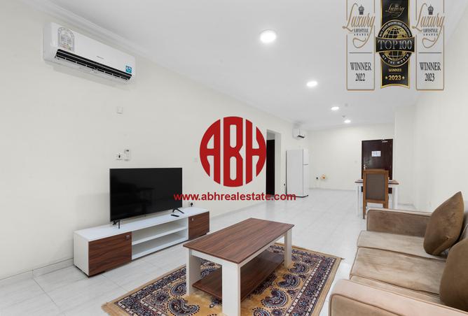 Apartment - 1 Bedroom - 1 Bathroom for rent in Jaidah Square - Umm Ghuwalina - Umm Ghuwailina - Doha