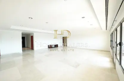 Apartment - 3 Bedrooms - 4 Bathrooms for sale in West Porto Drive - Porto Arabia - The Pearl Island - Doha