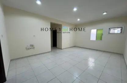 Apartment - 2 Bedrooms - 2 Bathrooms for rent in Bin Omran - Fereej Bin Omran - Doha