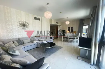 Apartment - 2 Bedrooms - 3 Bathrooms for rent in La Piazza - Fox Hills - Lusail