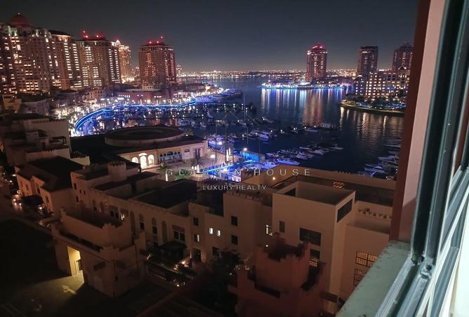 Apartment - 2 Bedrooms - 2 Bathrooms for rent in West Porto Drive - Porto Arabia - The Pearl Island - Doha