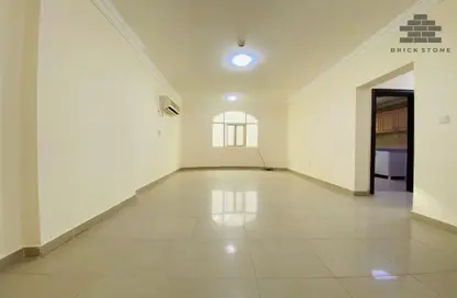 Apartment - 2 Bedrooms - 2 Bathrooms for rent in E Block - Muzahem Street - Al Sadd - Doha