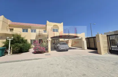 Compound - 3 Bedrooms - 3 Bathrooms for rent in Old Airport Road - Doha