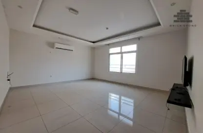 Apartment - 1 Bedroom - 1 Bathroom for rent in Al Miqdad Street - Umm Ghuwailina - Doha