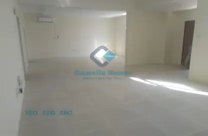 Villa - 5 Bedrooms - 5 Bathrooms for rent in Ain Khaled - Ain Khaled - Doha