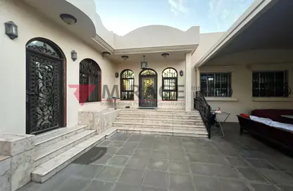 Villa - 4 Bedrooms - 5 Bathrooms for rent in Al Nuaija Street - Al Nuaija - Doha