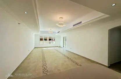 Apartment - 2 Bedrooms - 3 Bathrooms for sale in West Porto Drive - Porto Arabia - The Pearl Island - Doha