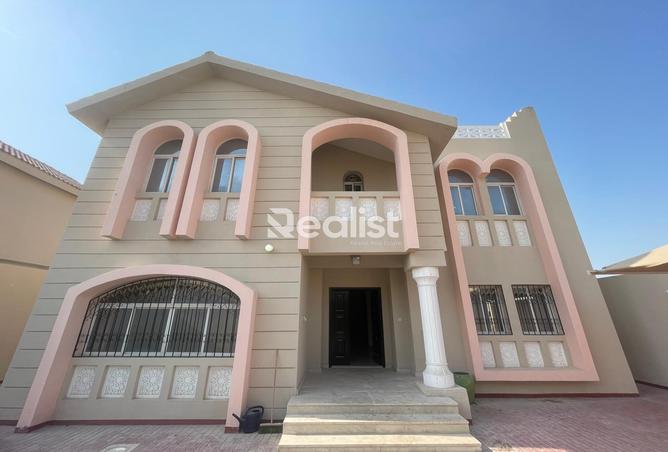 Villa - 5 Bedrooms - 6 Bathrooms for rent in Duhail Villas - Al Duhail - Doha