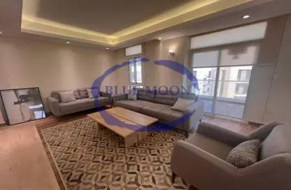 Apartment - 2 Bedrooms - 2 Bathrooms for rent in The Pearl Island - Doha