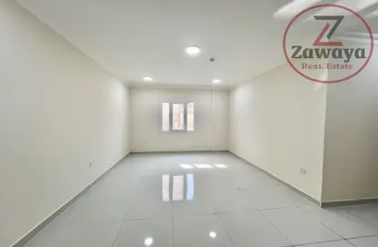 Apartment - 3 Bedrooms - 3 Bathrooms for rent in Bin Omran - Fereej Bin Omran - Doha