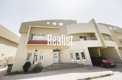 Villa - 3 Bedrooms - 5 Bathrooms for rent in Wadi Al Markh - Muraikh - AlMuraikh - Doha