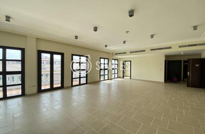 Apartment - 2 Bedrooms - 2 Bathrooms for rent in Gondola - Qanat Quartier - The Pearl Island - Doha