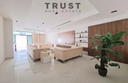 Townhouse - 5 Bedrooms - 7 Bathrooms for sale in Yasmeen City - Lusail